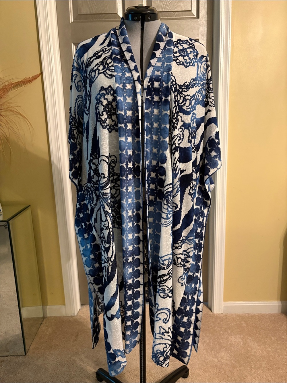 Blue and White Patterned Kimono (New, without tags)